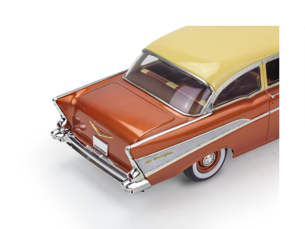 German Revell American Revell 57 Chevy Bel Air Plastic Model 14551 (Revell) 1/25