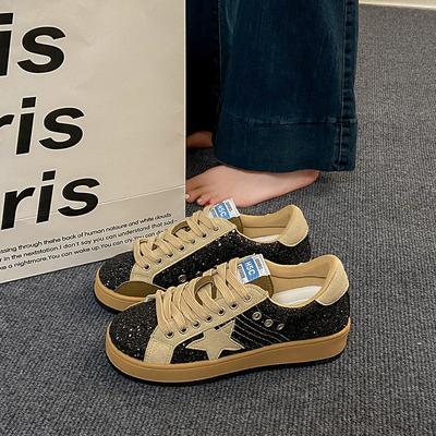 Корейская версия старых маленьких белых туфель женские 2025 весна новая мода универсальная звезда платформа повседневные кеды маленькие грязные туфли тренд