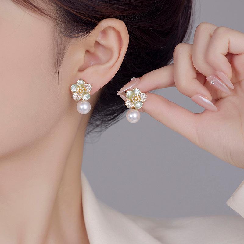 2024 Взрывные Серьги с Темпераментом в Стиле Легкой Роскоши, Серьги-Цветы с Жемчугом, Французский Премиальный Нишевый Дизайн, Уникальные Серьги