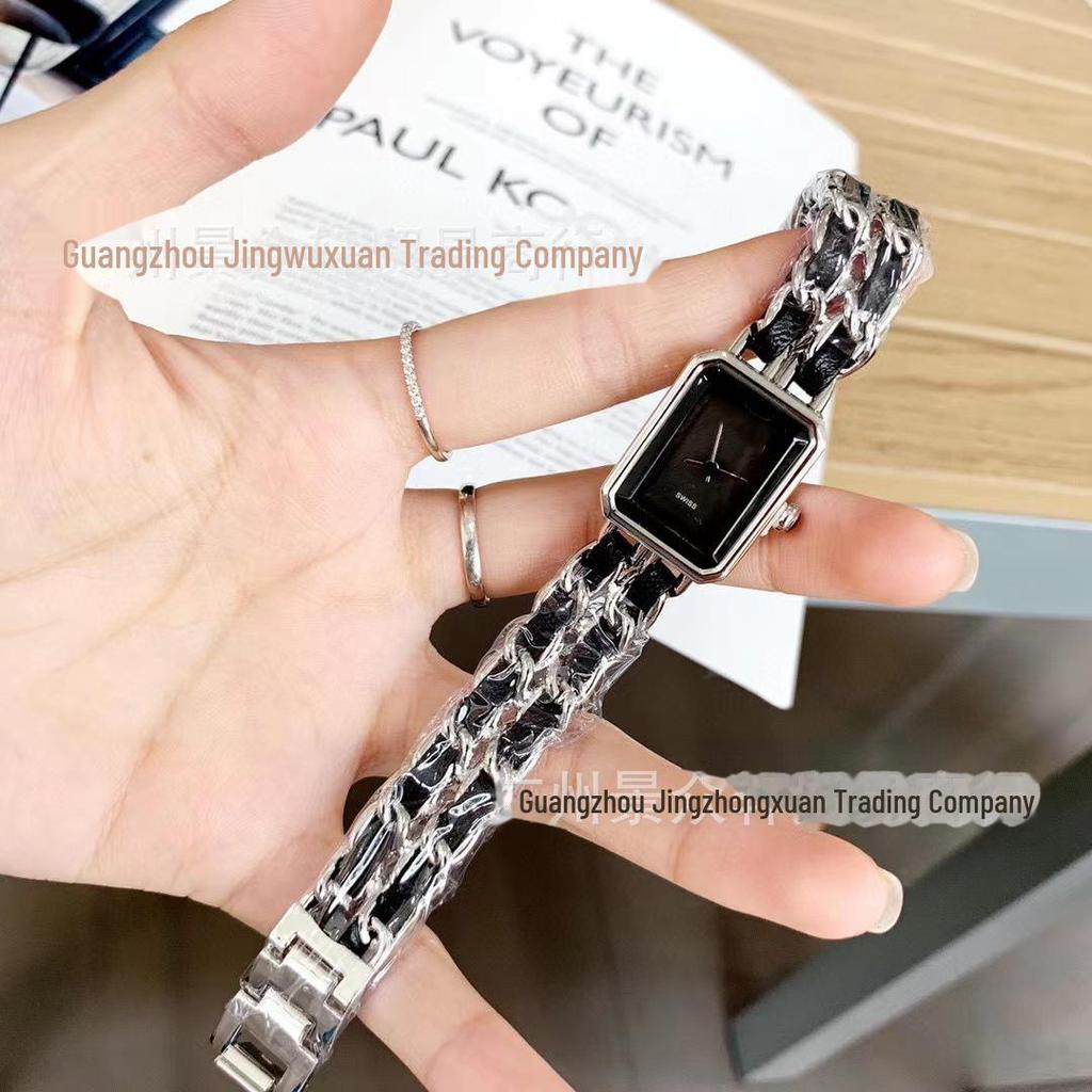 Женские кварцевые часы Xiaoxiang Retro с черным и золотым плетеным ремешком