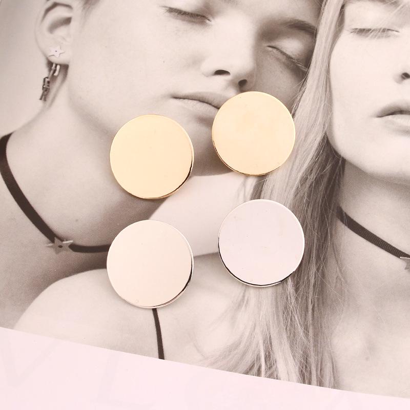 Круглые серьги гвоздики