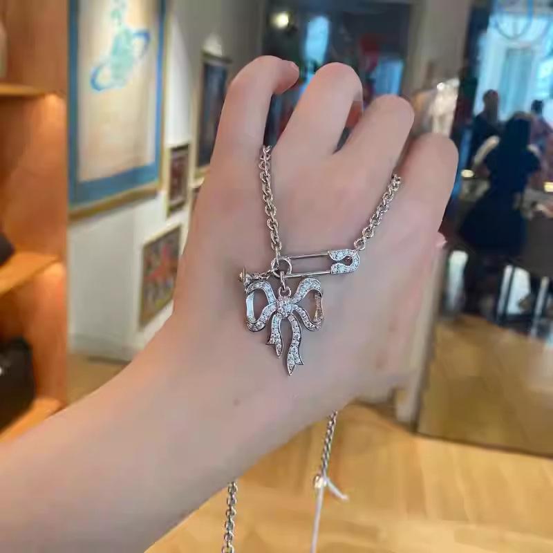 Ожерелье с подвеской-скрепкой с цирконом: Элегантная высококлассная ключичная цепочка для женщин