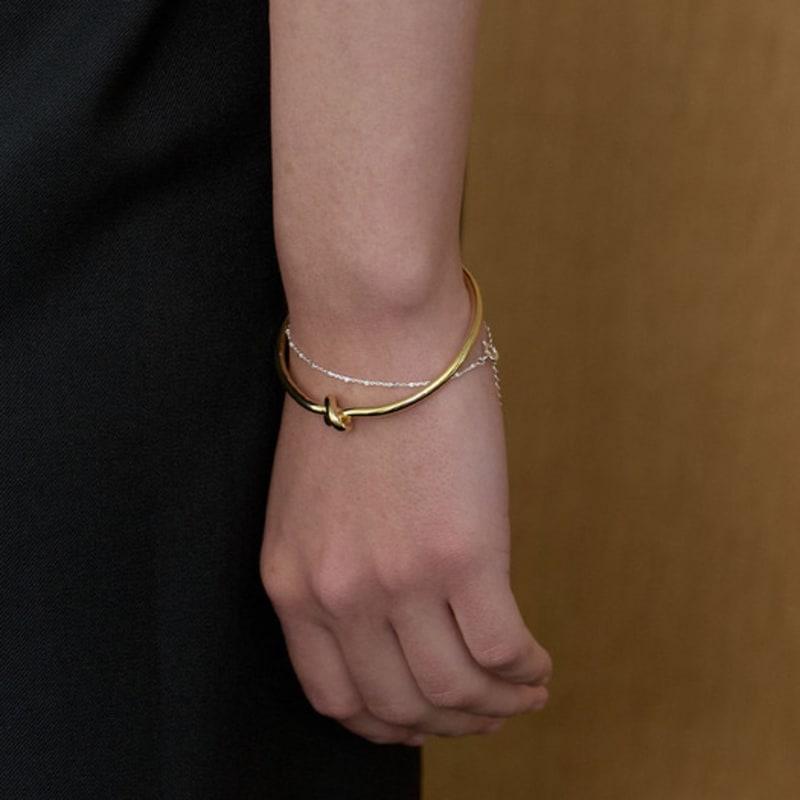 LOVE ME MONSTER Minimal Knot Cuff (L253MBC060)