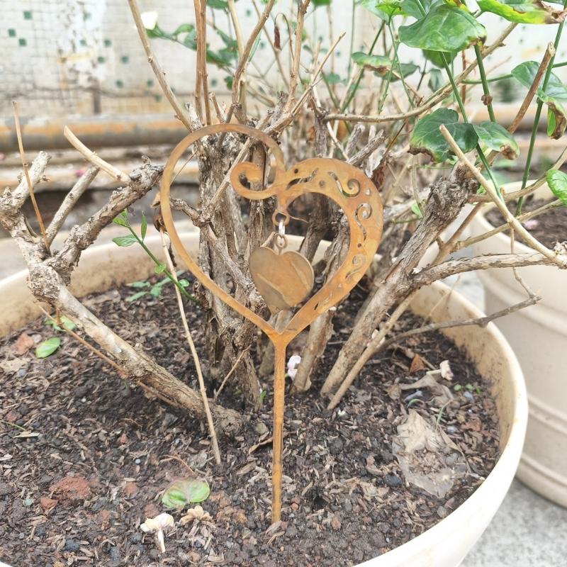 Heart Shape Rusty Iron Garden Stake Weather Prevent Ground Stake Outdoor Decors For Wedding Gift Lawn Patios Iron Art