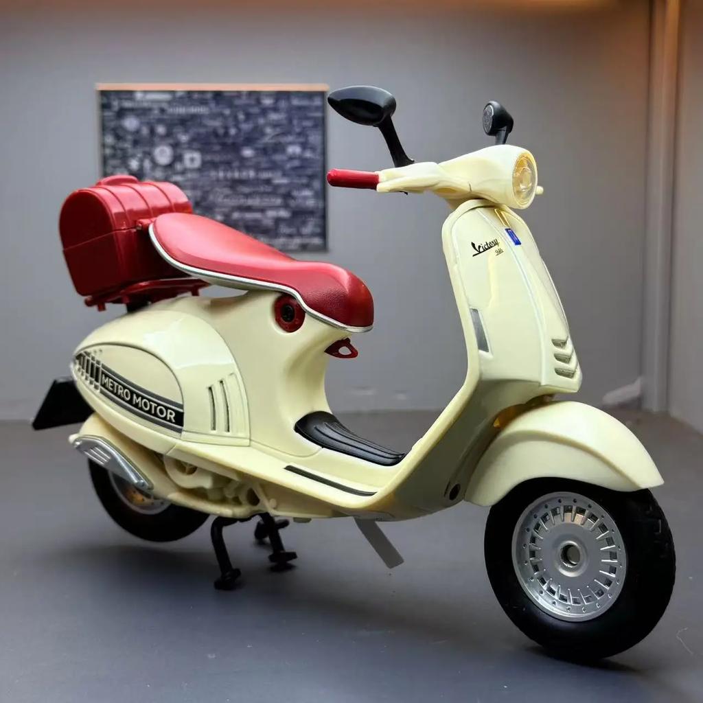 1:12 Vespa 946 Alloy Classic Leisure Motorcycle Model Diecasts Metal Street Retro Motorcycle Model Sound and Light Kids Toy Gift
