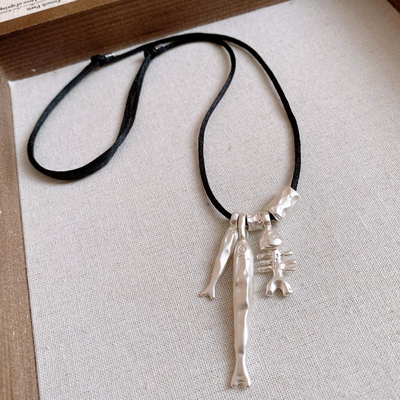 2026 New Metallic Fish Bone Pendant Necklaces for Women Femme Long Adjustable Wax Rope Sweater Chain Statement Jewelry