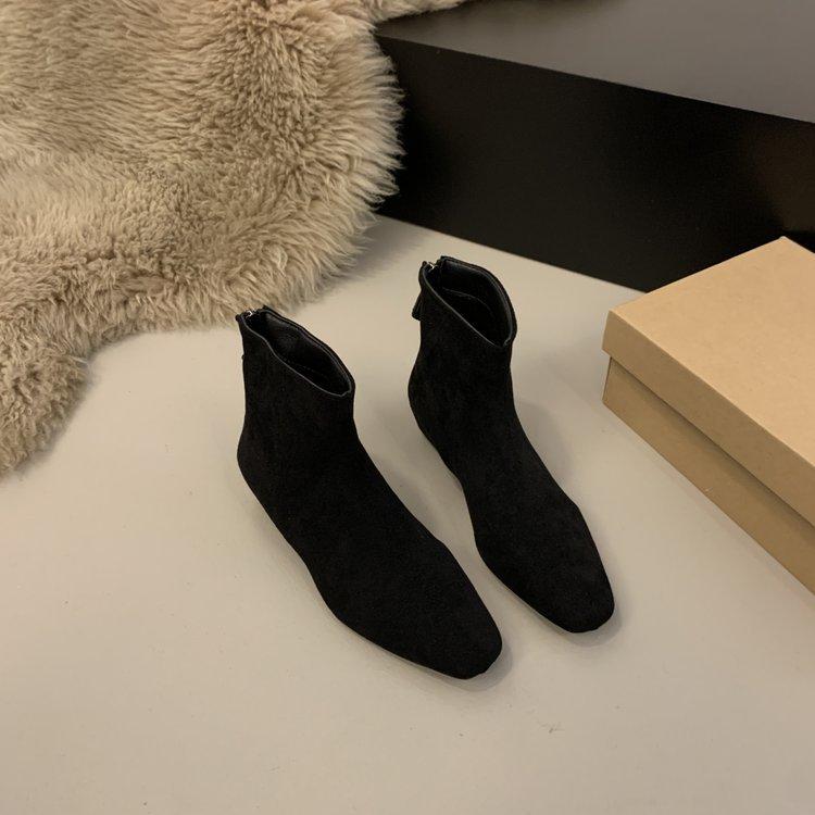 Осенняя прогулка~ Корейская версия ins маленькие короткие ботинки универсальные матовые ковбойские ботинки квадратный носок внутренняя платформа ботильоны женские новые зимние модели