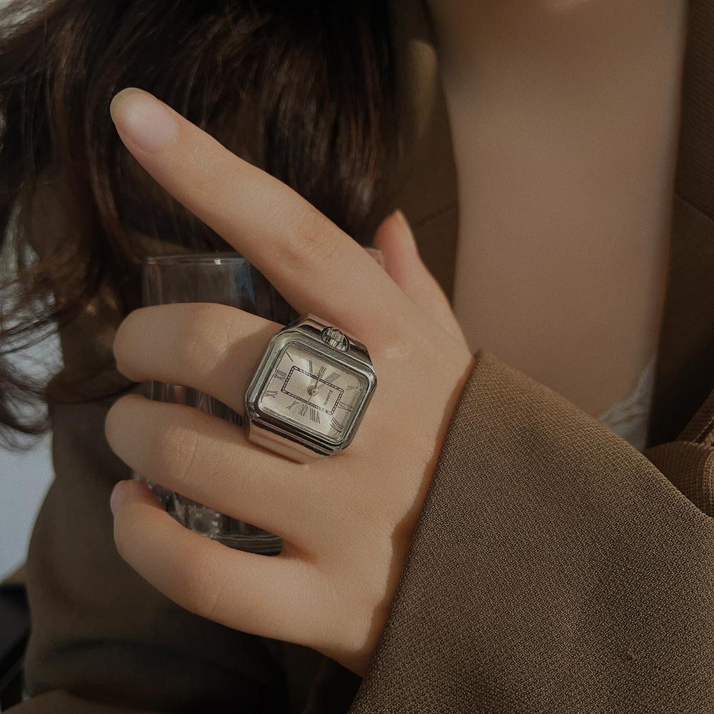 Fashion Ring Roman Numerals Design Quartz Watch For Women Men