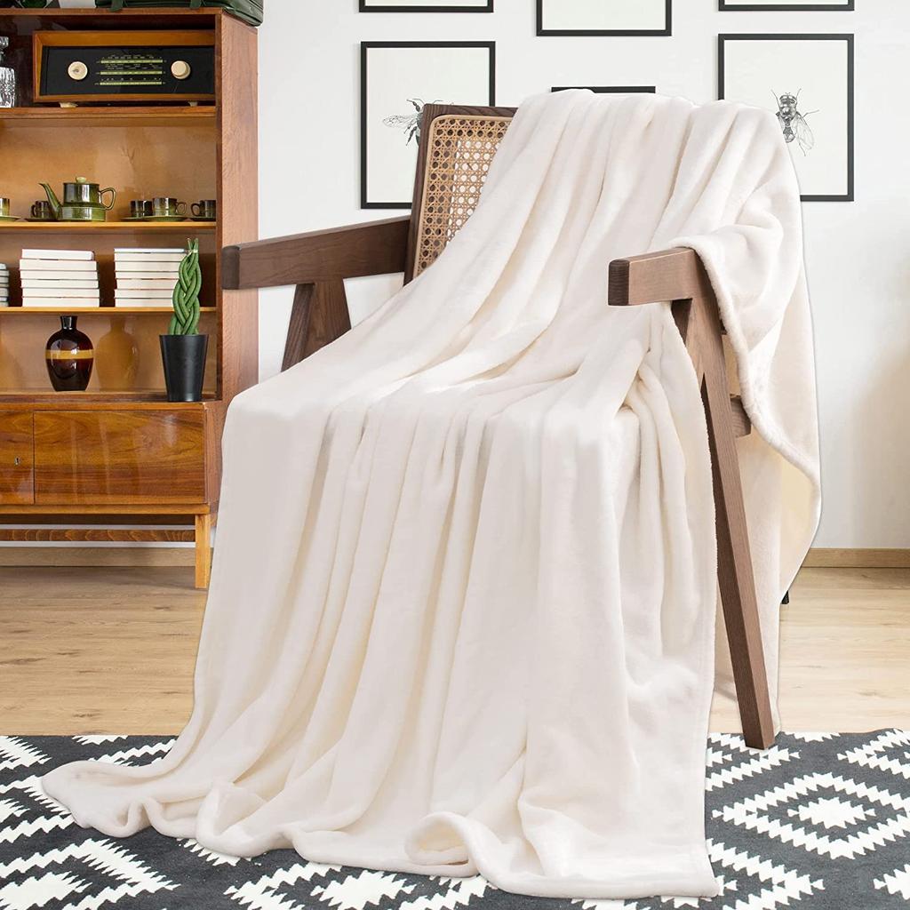 Customized 100%Polyester Super Soft Fashion Plain Flannel Blanket and Throws Factory China Warming Blankets for Winter King Size