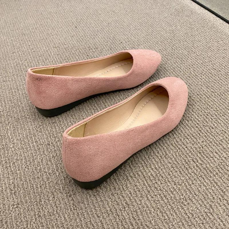Весенние новые замшевые женские туфли Уличная нескользящая обувь с острым носком Повседневные универсальные туфли Модные удобные женские туфли на плоской подошве