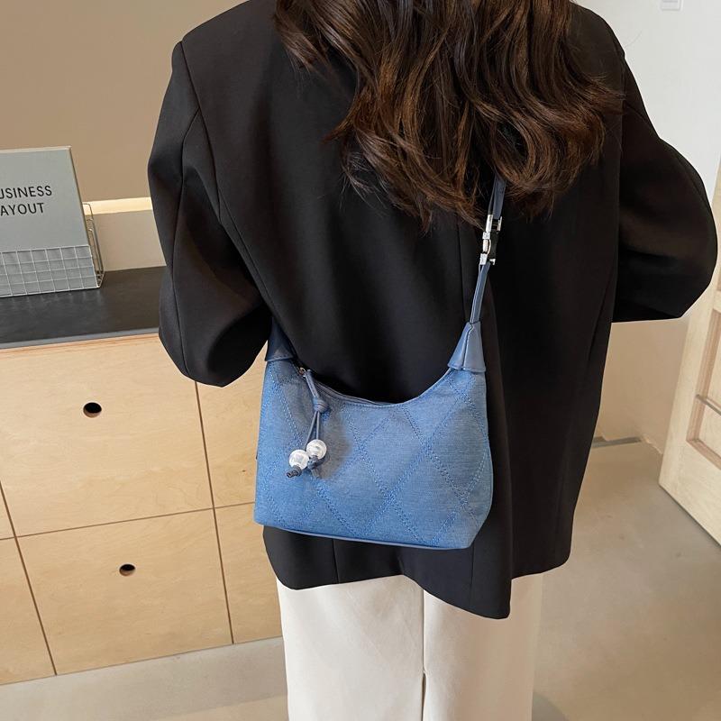 Summer Popular Simple and Beautiful Handbag Women's New Fashion Shoulder Crescent Bag Personalized Messenger Bag