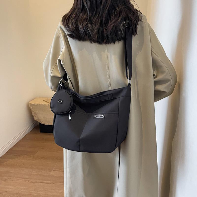 Large Capacity Casual Ins Style Nylon Crossbody Bag Tote Female Bag Urban Simple Design Shoulder Bag