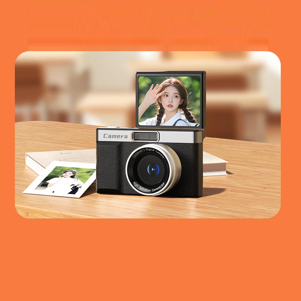 8x Zoom Photography Video Camcorder 2.4' Screen Entry-Level CCD Camera Student