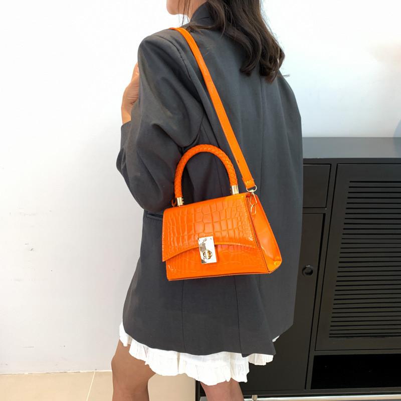 Chic Casual Shoulder Bag For Women In Modern Pu Material Perfect For Daily Use