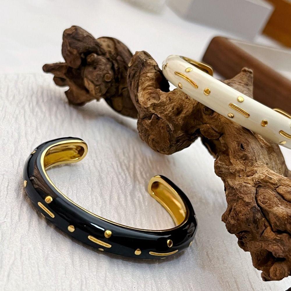 French Style Woman Cuff Bracelet Classic Women's Hand Bracelet Retro Opening Bangle  Gifts