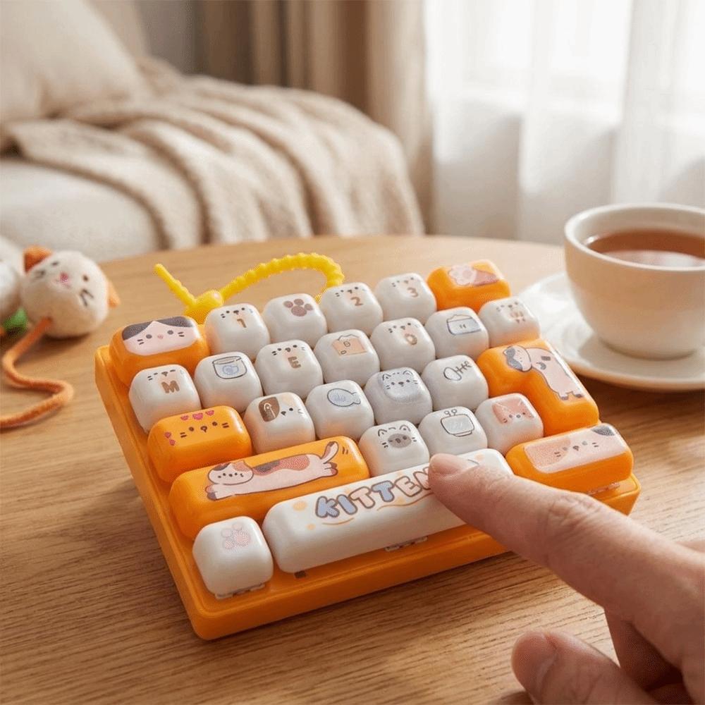 Simulation Keyboard 26 Key Keyboard Keychain Mini Keyboard Keycap Clicker Desk Ornament