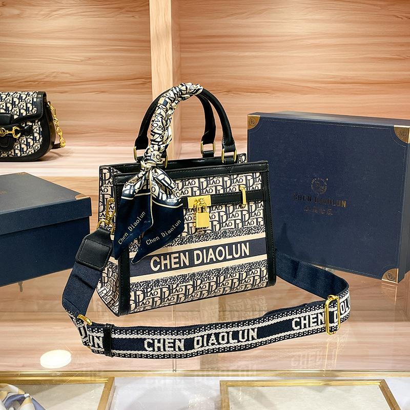 Сумки-шопперы Новые женские модные принты Ретро сумки большой емкости для переноски Темперамент Продвинутый тренд Универсальные женские сумки через плечо