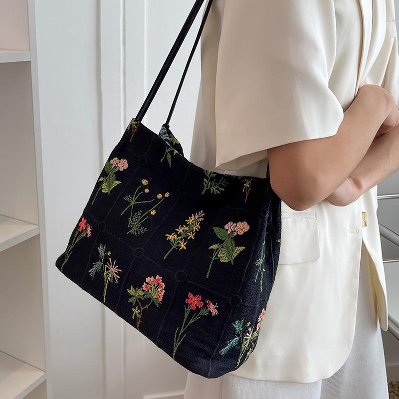 Large Capacity Embroidered Tote Bag for Women's Summer 2023 Fabric Bag Embroidered Shoulder Bag with Texture Bucket Bag