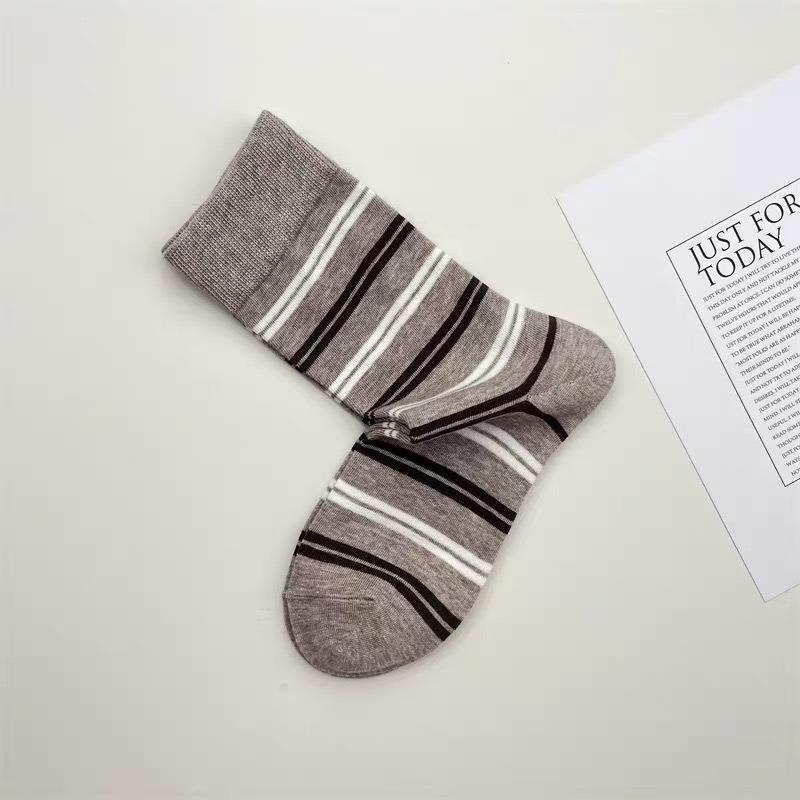 Women's Fall Fashion New All-purpose Striped Tube Cotton Socks