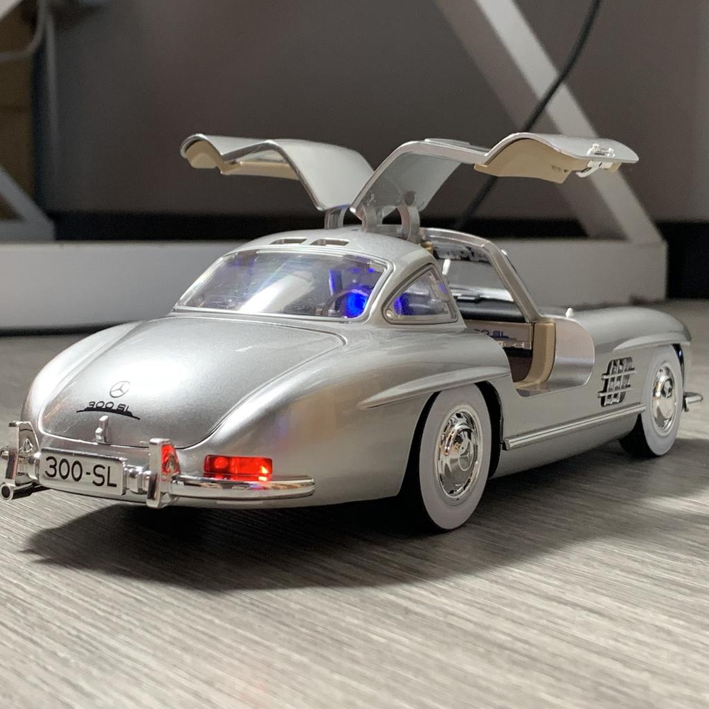 1:18 Benz 300SL Высокодетализированная Металлическая Модель Автомобиля Масштабная Декорация для Спальни и Подарок на День Рождения Мальчика Декорации для Гостиной и Праздника