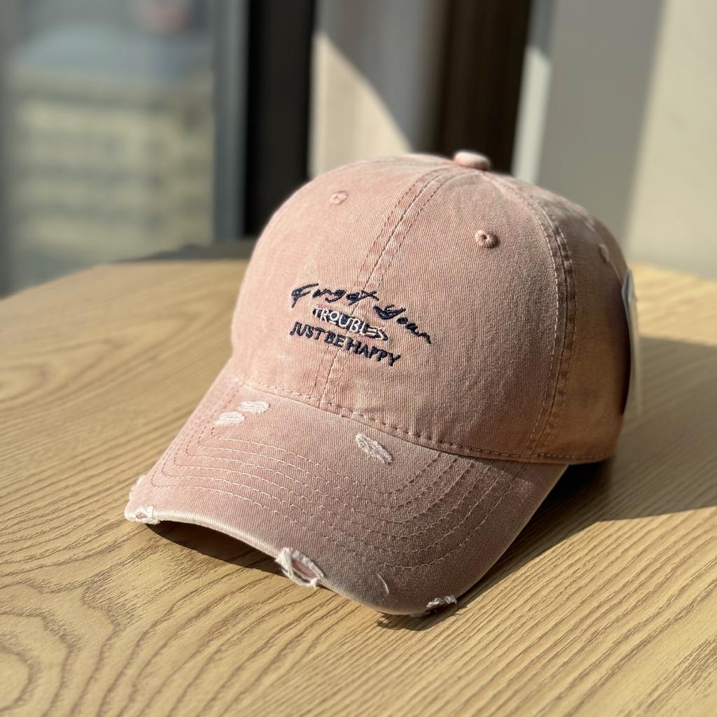 New trendy Korean-style sun-shading lettered denim baseball cap for spring and summer2026Male couples showing off their cute duck-billed caps, a