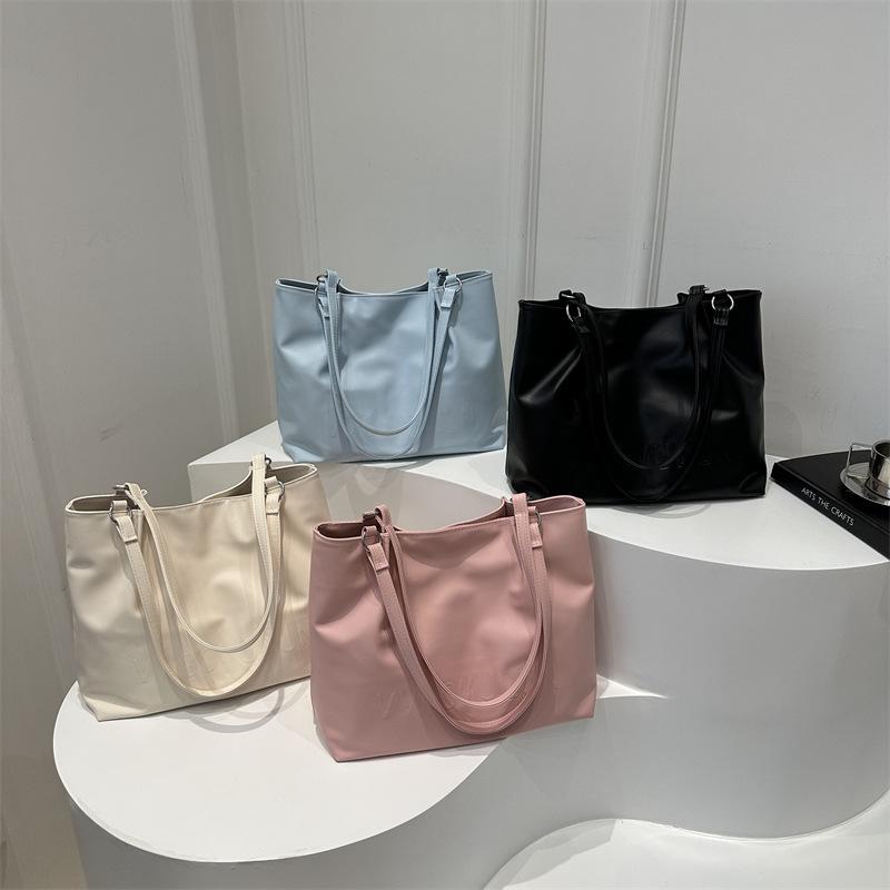 Oil Wax Leather Fashion Tote Bag for Women New Large Capacity Fashion Shoulder Bag Popular Commuting Bag