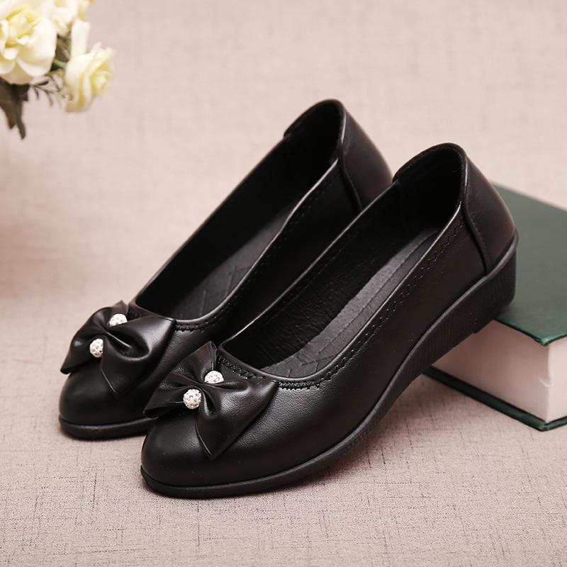 Модная женская обувь Женские туфли на плоской подошве Высококачественные замшевые туфли без застежек Острый носок Резиновые женские туфли на плоской подошве Балетки Horsebit Лоферы