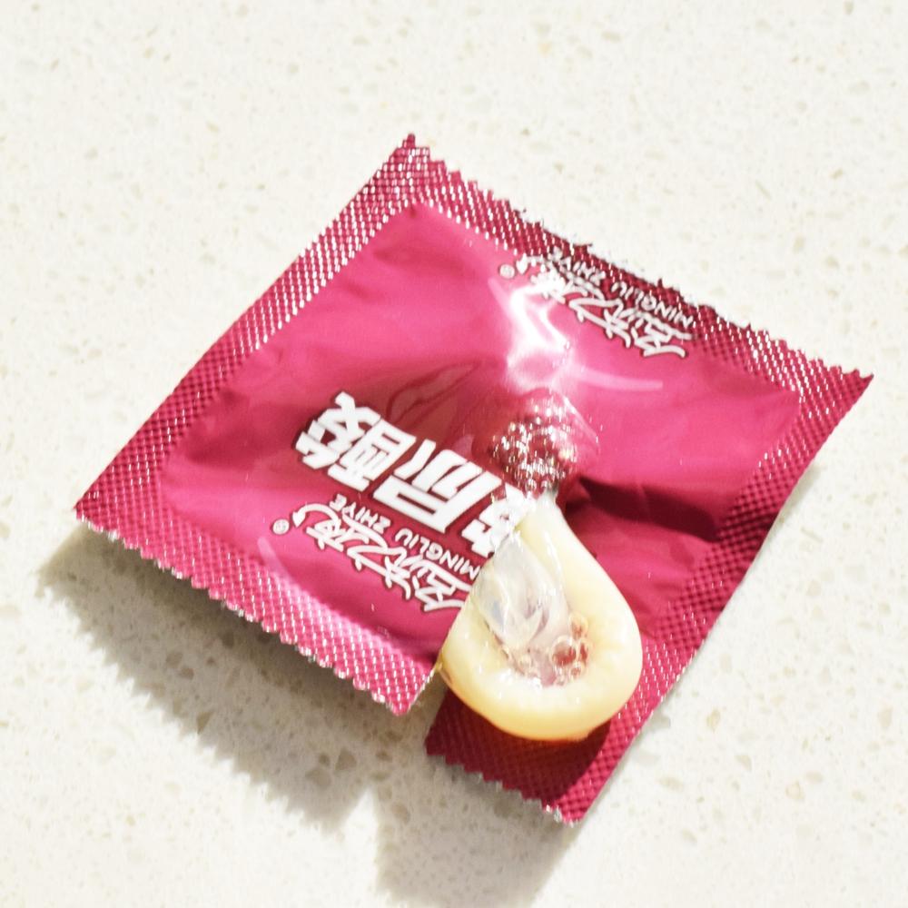 Super Lubricating, Strawberry Flavored Ultra-thin Condoms 30 Pcs/lot