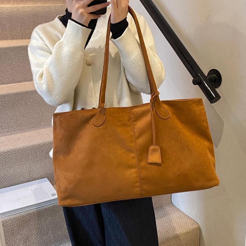 An Autumn and Winter-themed Matte Suede Single-shoulder Handbag, Which Is Casual and Versatile, with a Large Capacity and Designed As a Tote Bag.
