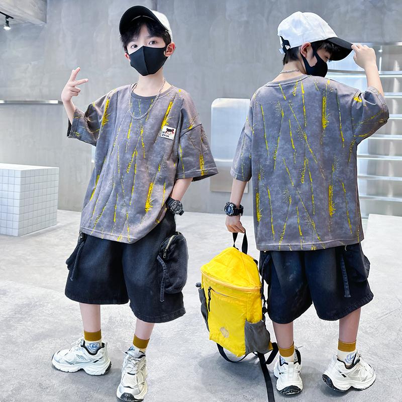 Boys' short sleeved T-shirt summer 2026 new item, medium and large children's thin design, boys' summer clothes, children's cool and stylish top t