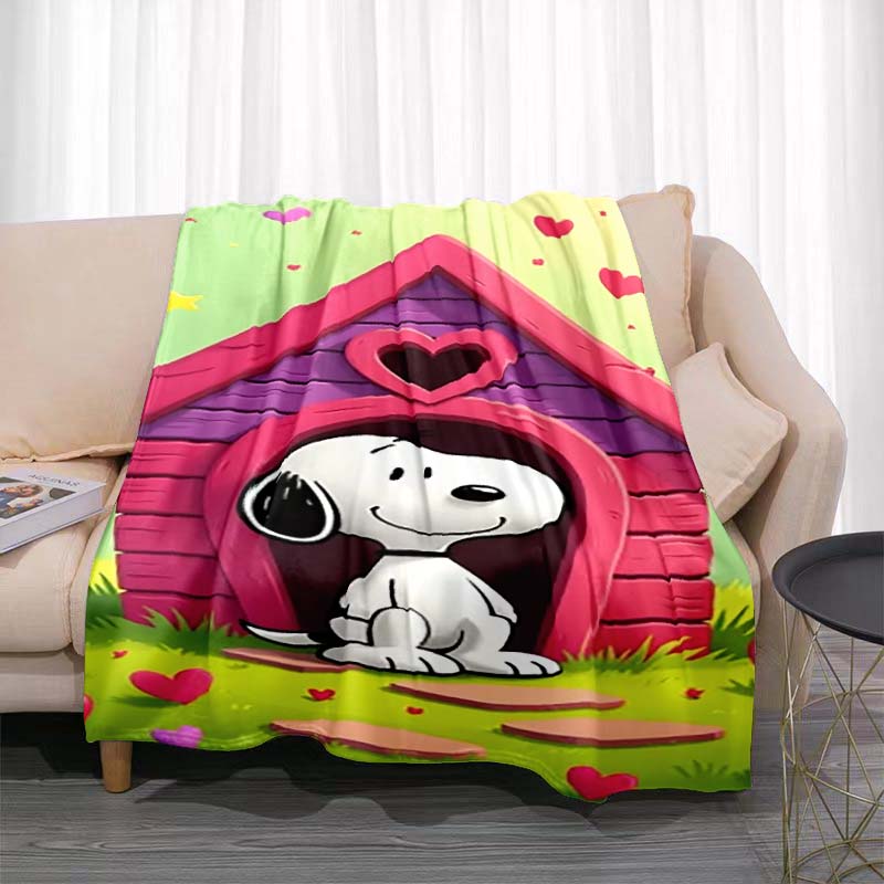 Cute Snoopy print soft and warm blanket, perfect for naps, sofas, beds, camping trips, the office, birthday and holiday gifts.