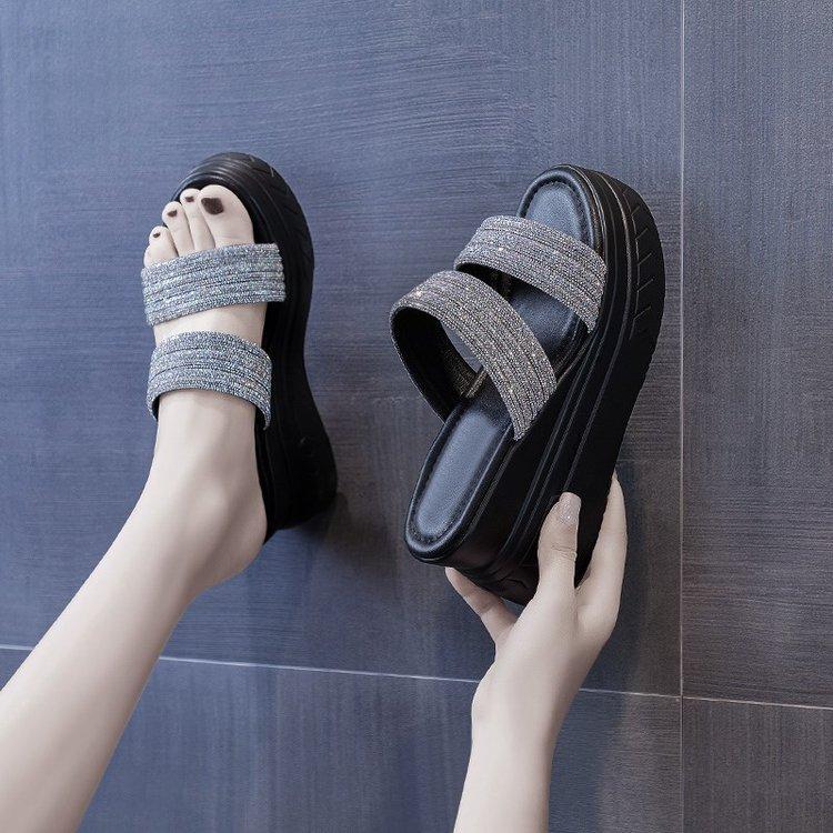 2024 лето новые модные женские шлепанцы на толстой подошве в корейском стиле на плоской подошве на высоком каблуке с перемычкой прохладные шлепанцы с открытым носком для ношения