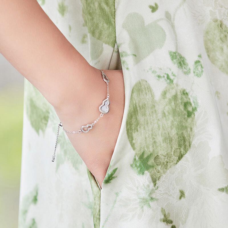 Пастельное элегантное шифоновое миди-платье с V-образным вырезом