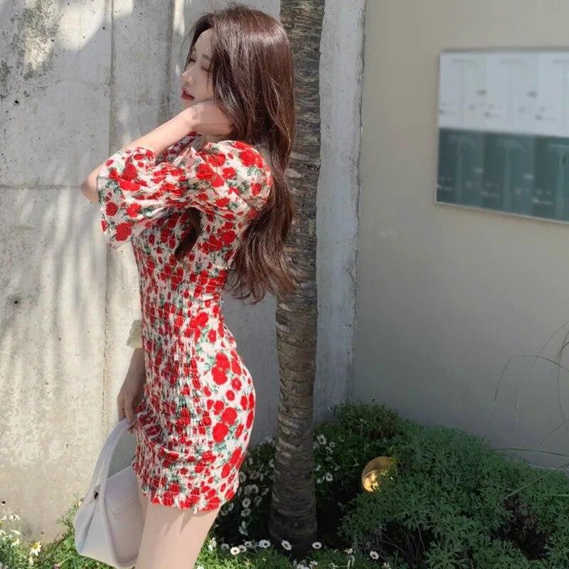 Женское летнее темпераментное платье с тонкой талией и сумкой на бедрах, французское платье в стиле ретро с квадратным воротником и цветочным принтом