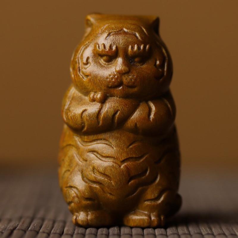 Зеленая Сандаловая Кошка-Украшение - Резная из Цельного Дерева Котёнок для Декора Дома или Автомобиля