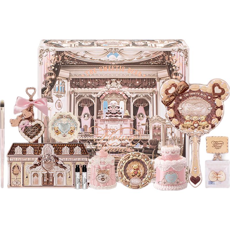 Подарочный набор для макияжа Flower Knows Sweetheart Bear