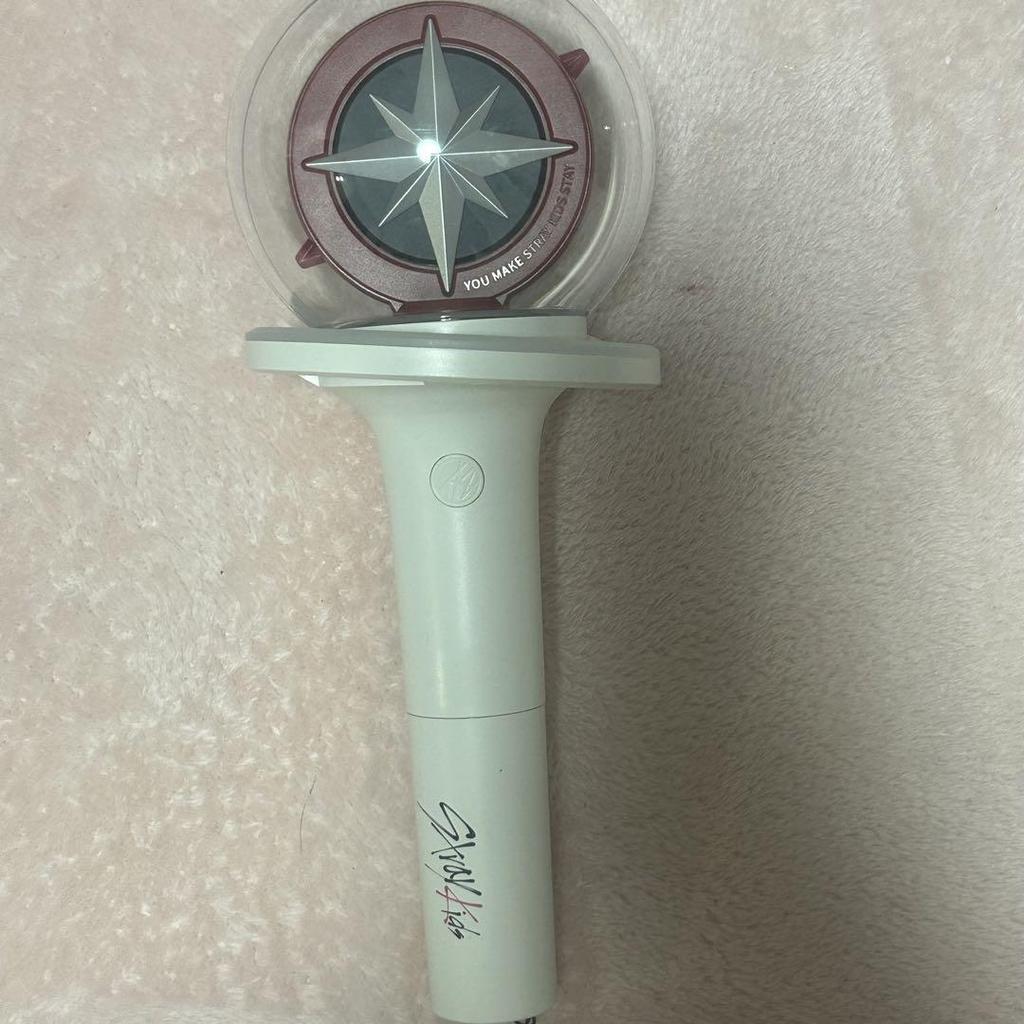 [Б/У] ОФИЦИАЛЬНАЯ СВЕТОВАЯ ПАЛОЧКА Stray Kids VER.2