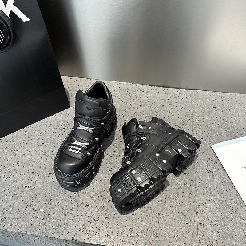 Men's Trendy Retro Spanish Leather Motorcycle Boots with Thick-Sole Platform and Metal Rivets.