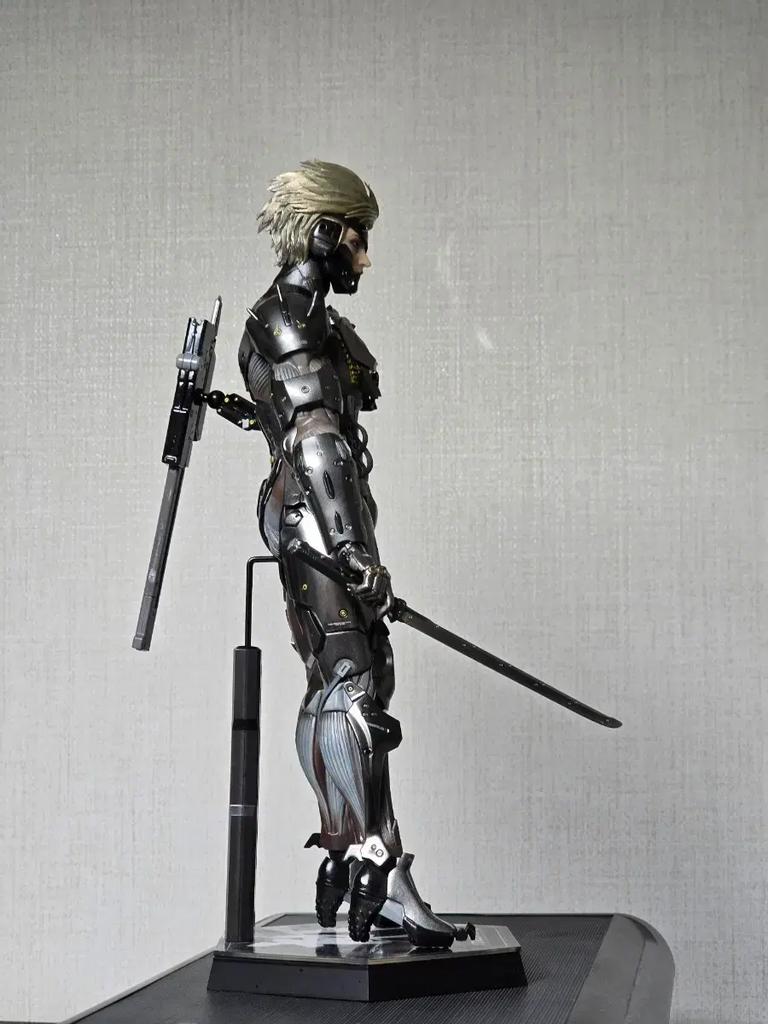 Hot Toys Metal Gear Raiden Figure Used