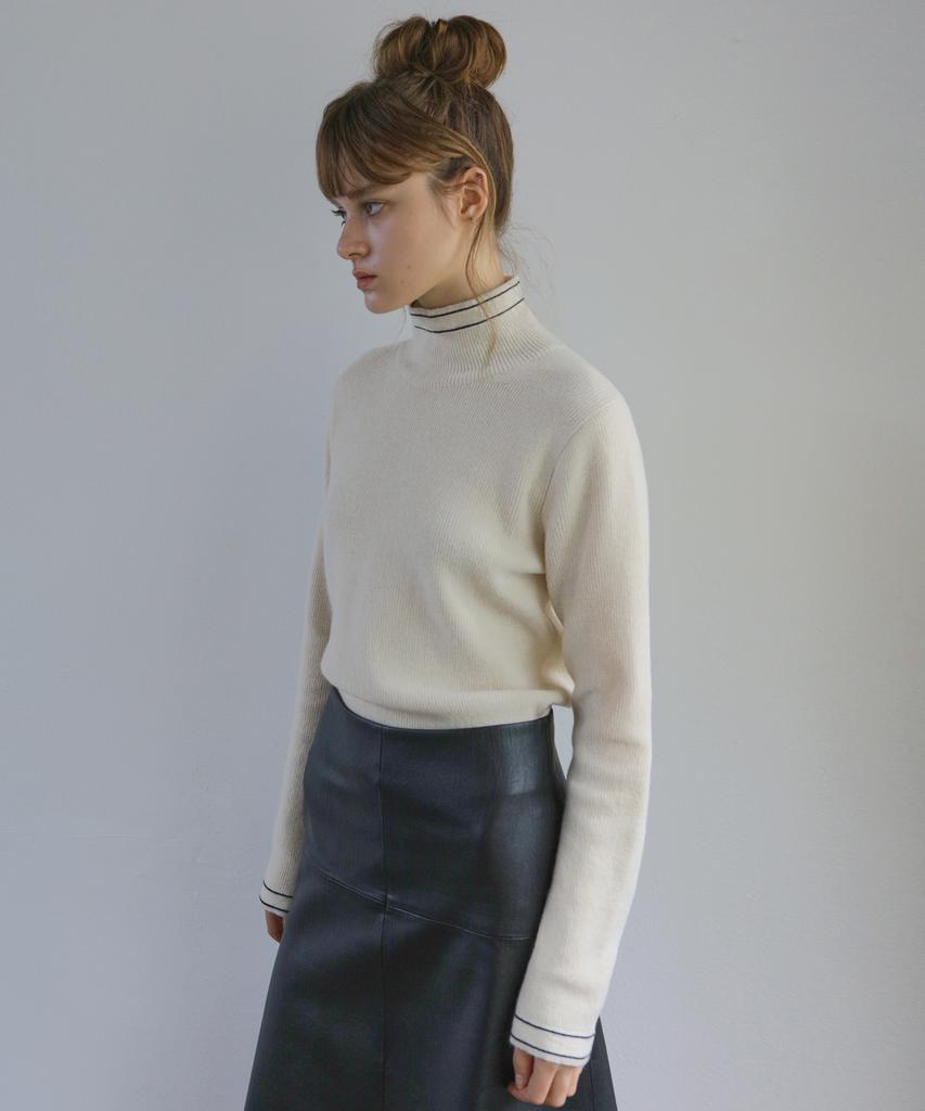 PAUL&ALICE Line Turtleneck Pullover / Ivory