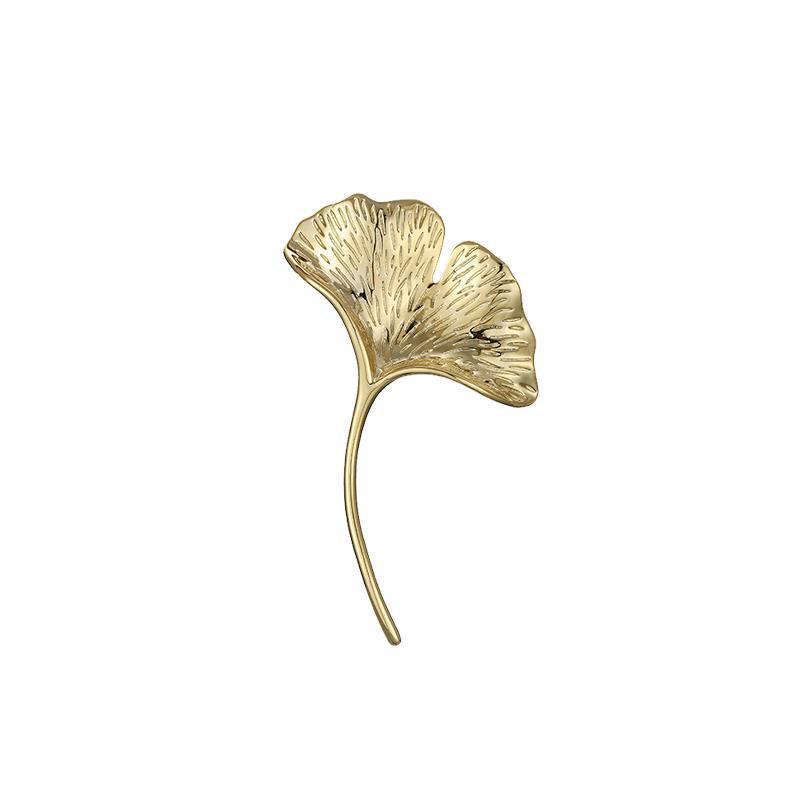 Elegant Korean Ginkgo Leaf Brooch for Women - Stylish Simple Pin for Cardigans and Jackets
