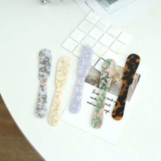 Dessert Spoon Retro Style Smooth Edge Unique Pattern Food Grade Ergonomic Handle Decorative Acrylic Cake