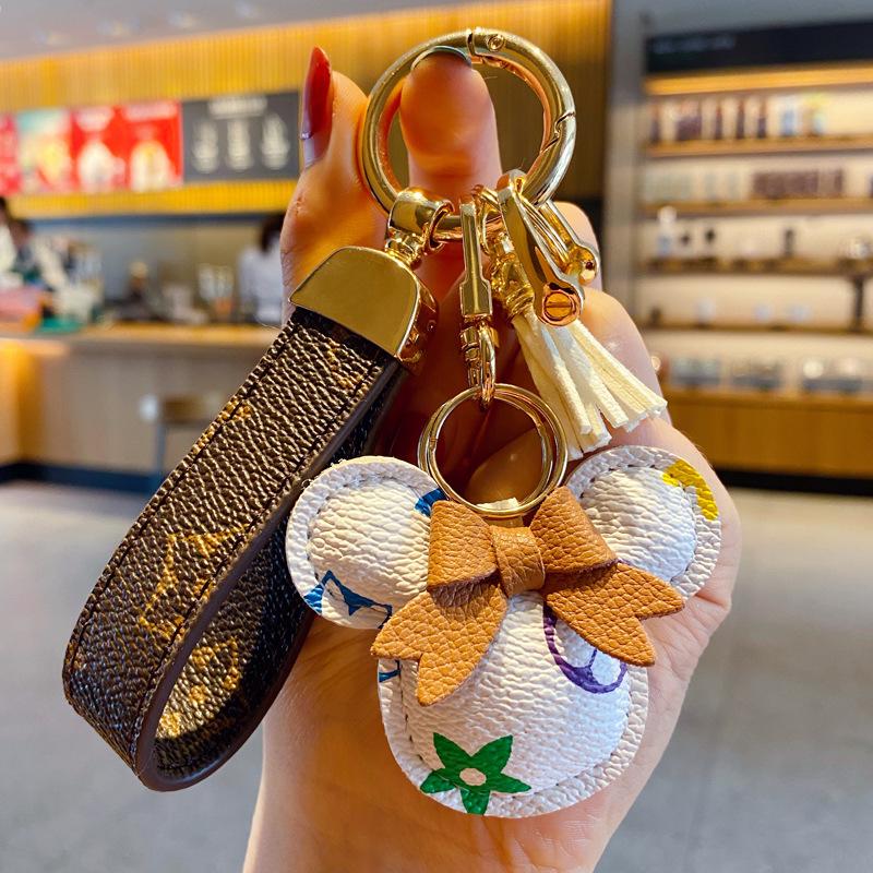 Изысканный классический кожаный брелок-подвеска для автомобиля в виде старого цветка с милым шариком и мультяшным мехом кролика рекс для женских сумок