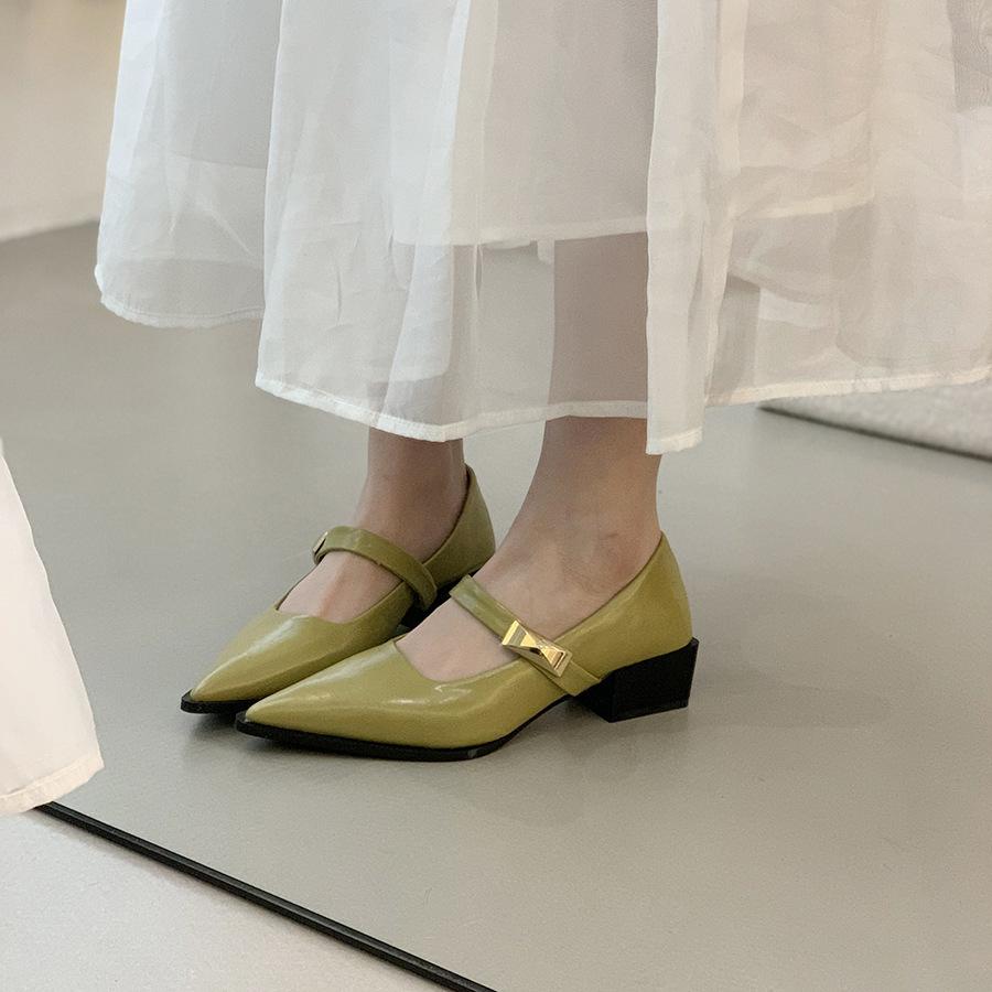 Black pointed thick heel single shoes femininity retro Mary Jane small leather shoes