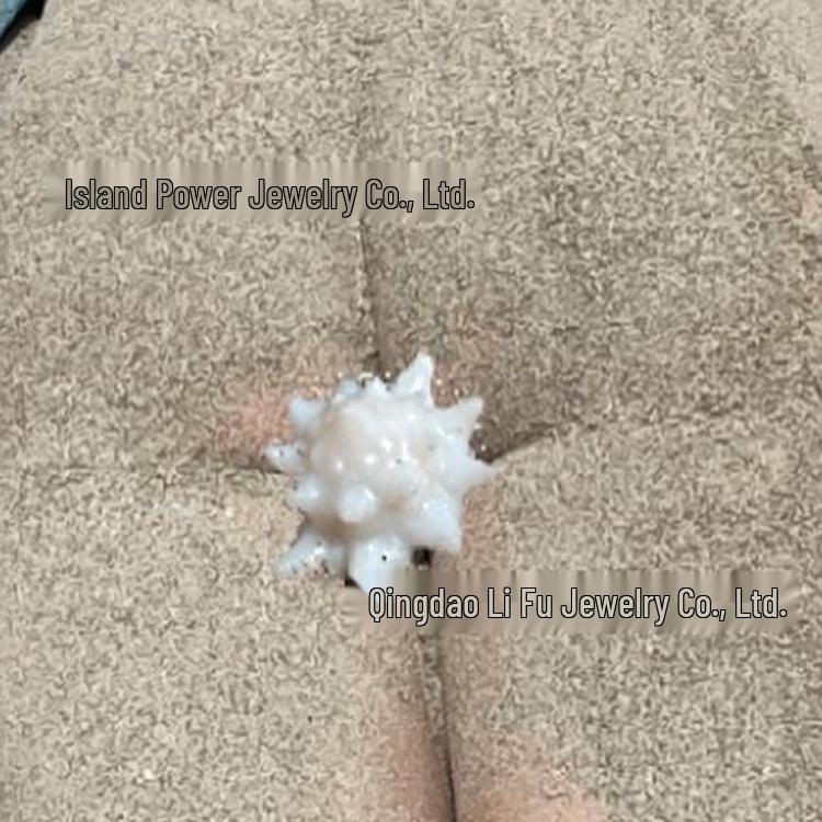 Изысканное многоцветное кольцо из муранского стекла в виде морского ежа