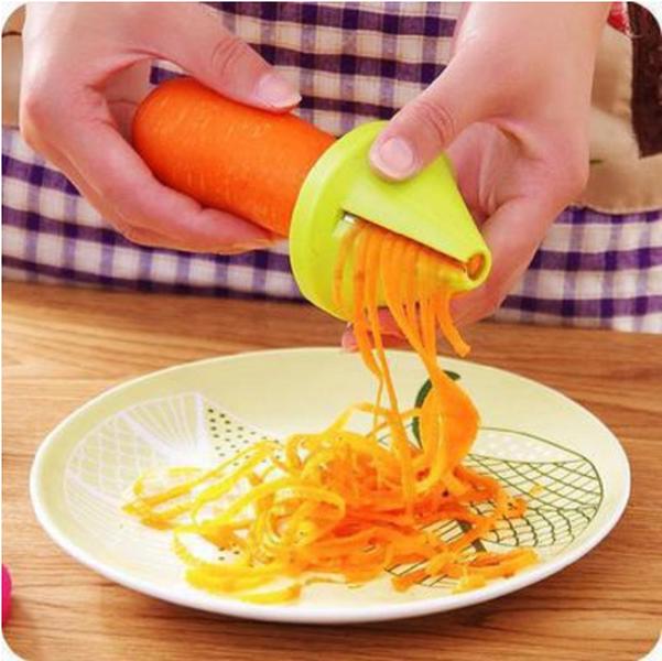 Пластиковая овощерезка в форме точилки