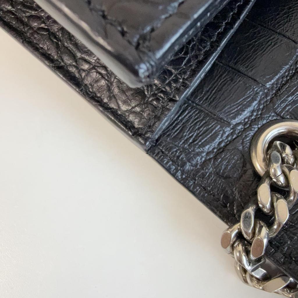 [Pre-Owned] Ysl Kate Silver Logo Chain Crocodile Pattern Embossed Glossy Calfskin Leather Tassel Crossbody Shoulder Bag Medium - Excellent #4O0005