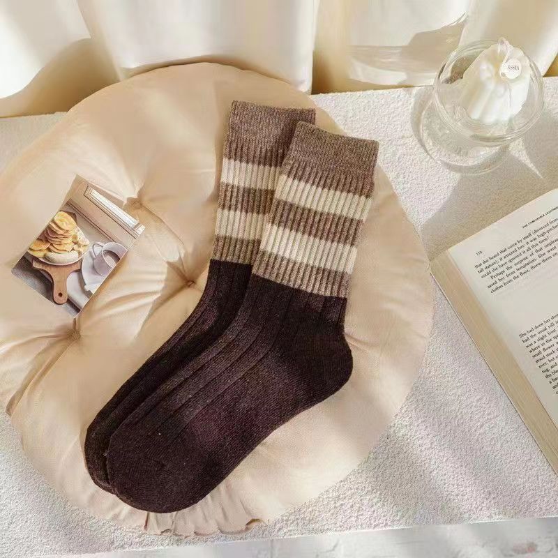 10 Pairs of Women's Autumn and Winter Socks Retro Thick Striped Tube Stack Socks