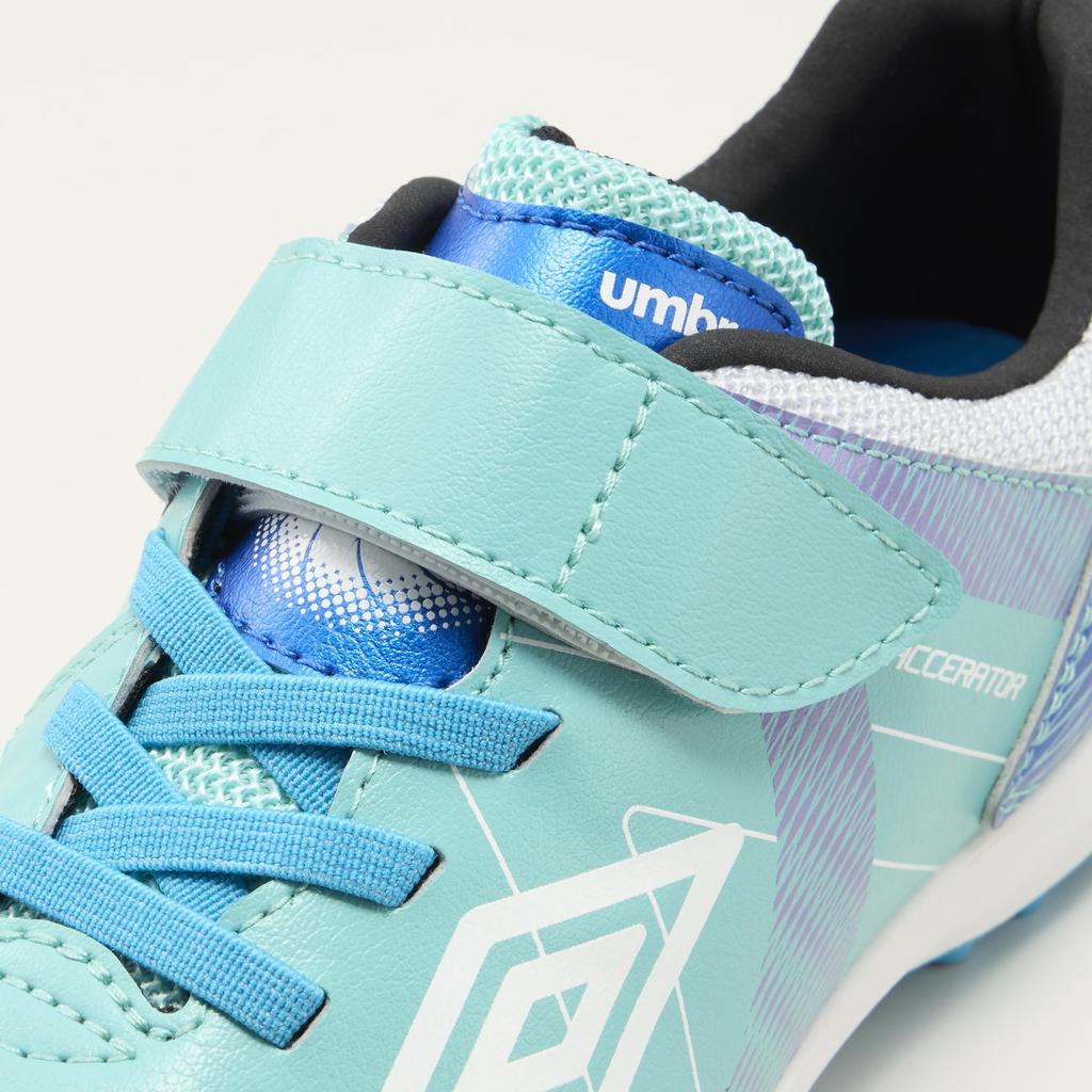[Umbro] Футбольная спортивная обувь Accelerator JR Wide - Гибкая, с амортизацией, отзывчивая - Подходит для школы, юниоров, детей UF5SFCT8J, EMEM, 21
