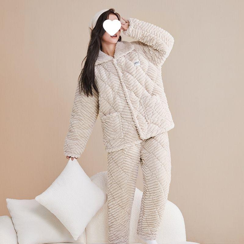 Пижама женская трехслойная утолщенная и милая зимняя можно носить больших размеров теплая стеганая домашняя одежда